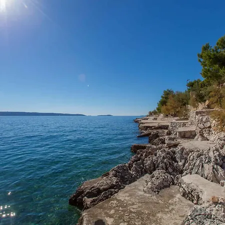 Vakantiehuis In Okrug Gornji 6160 *