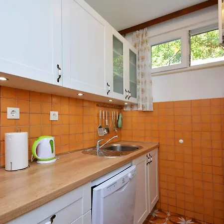 Holiday Home In Okrug Gornji 6160 Trogir