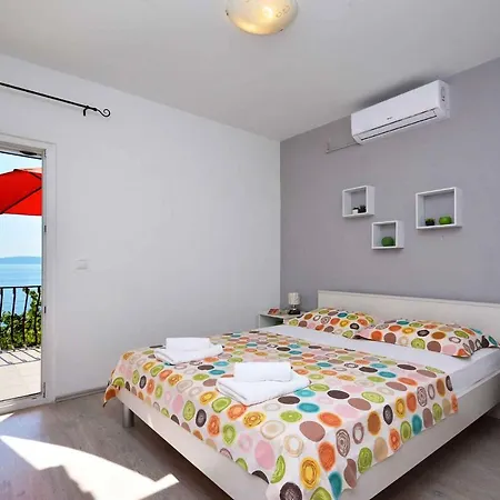 Holiday Home In Okrug Gornji 6160 Holiday home *