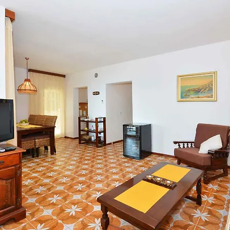 Holiday Home In Okrug Gornji 6160