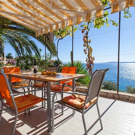 Holiday Home In Okrug Gornji 6160 Trogir