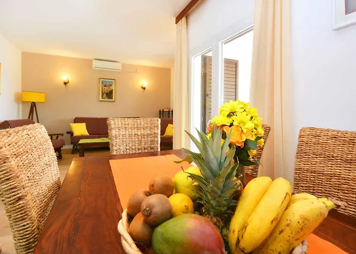 Holiday Home In Okrug Gornji 6160 Semesterbostad Trogir