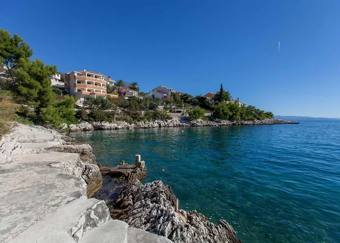 Holiday Home In Okrug Gornji 6160 *