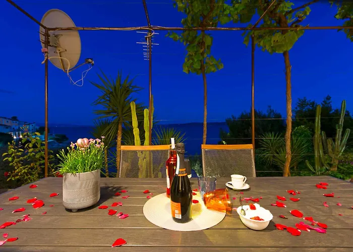 Holiday Home In Okrug Gornji 6160 Semesterbostad Trogir