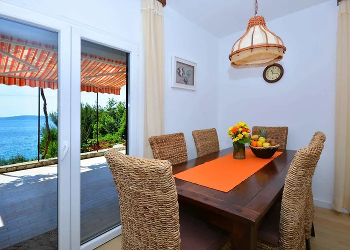 Holiday Home In Okrug Gornji 6160 Trogir