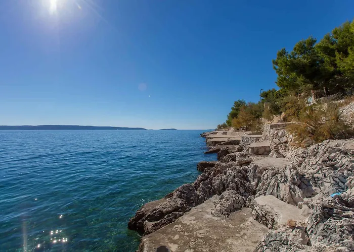 Semesterbostad Holiday Home In Okrug Gornji 6160 *