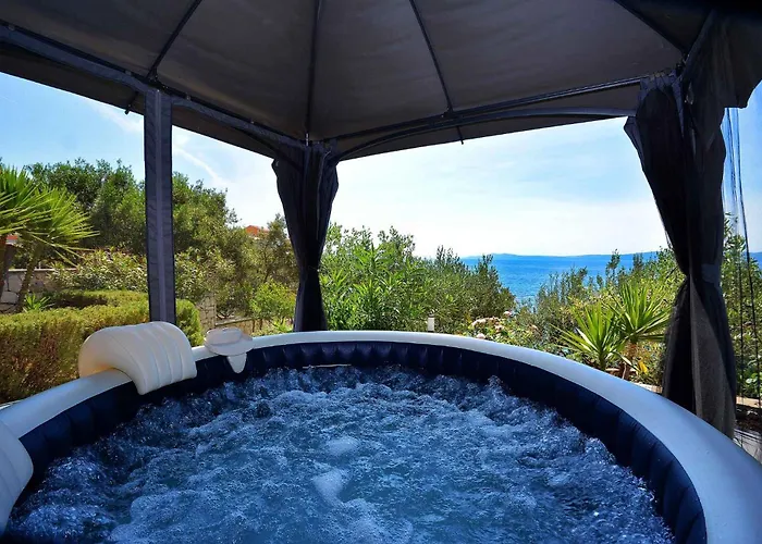 Holiday Home In Okrug Gornji 6160