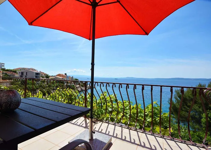 Semesterbostad Holiday Home In Okrug Gornji 6160 Trogir