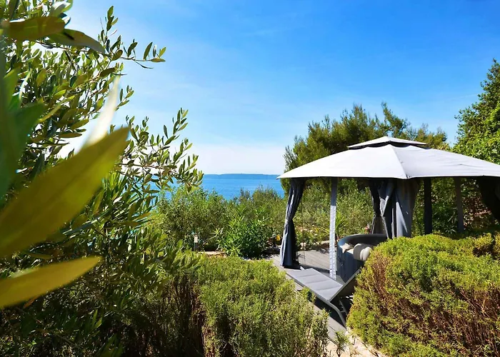 Semesterbostad Holiday Home In Okrug Gornji 6160 Trogir