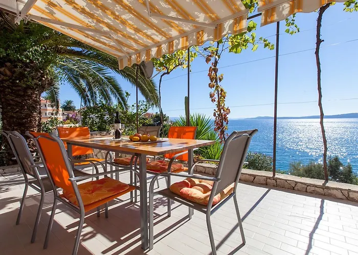 Holiday Home In Okrug Gornji 6160 Trogir