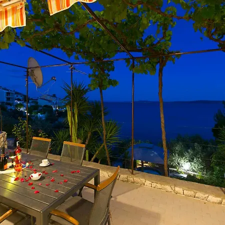 Holiday Home In Okrug Gornji 6160 Holiday home