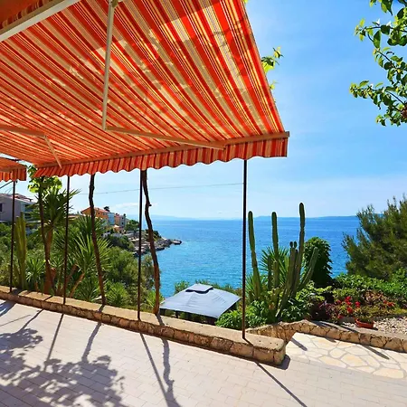 Holiday Home In Okrug Gornji 6160 Trogir