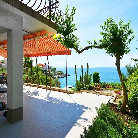 Holiday Home In Okrug Gornji 6160 * Trogir